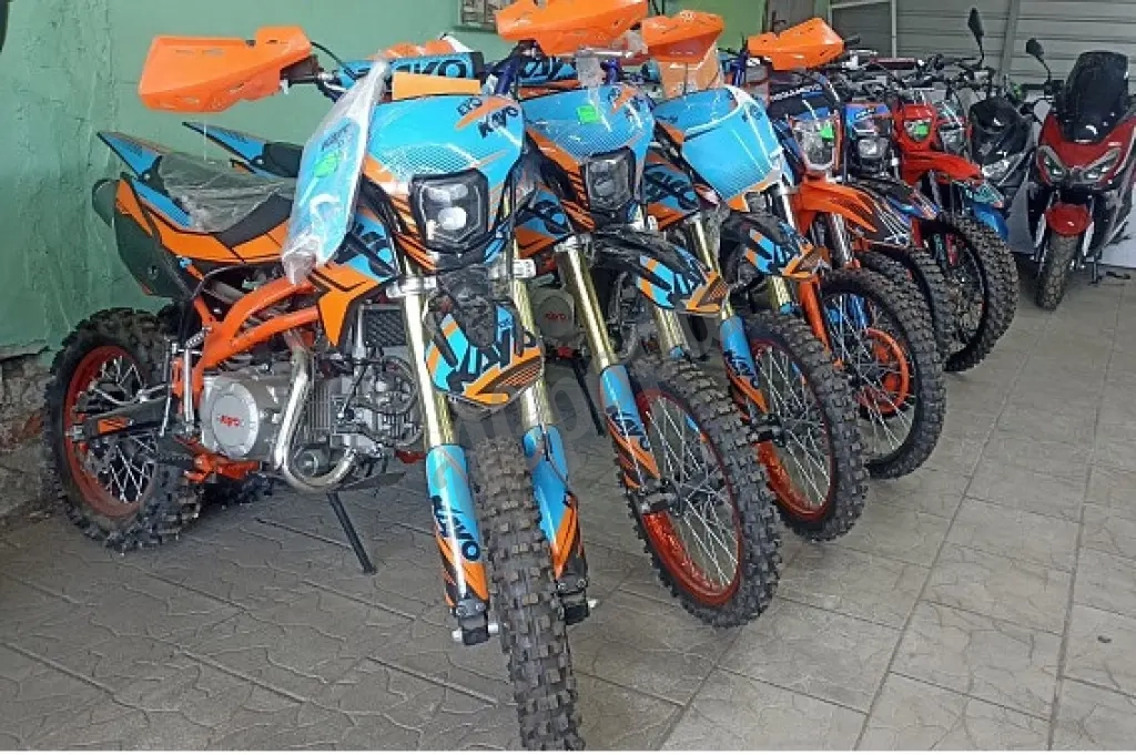 Питбайк KAYO EVOLUTION YX140EM 17/14 KRZ (механ. сцепл., эл. стартер