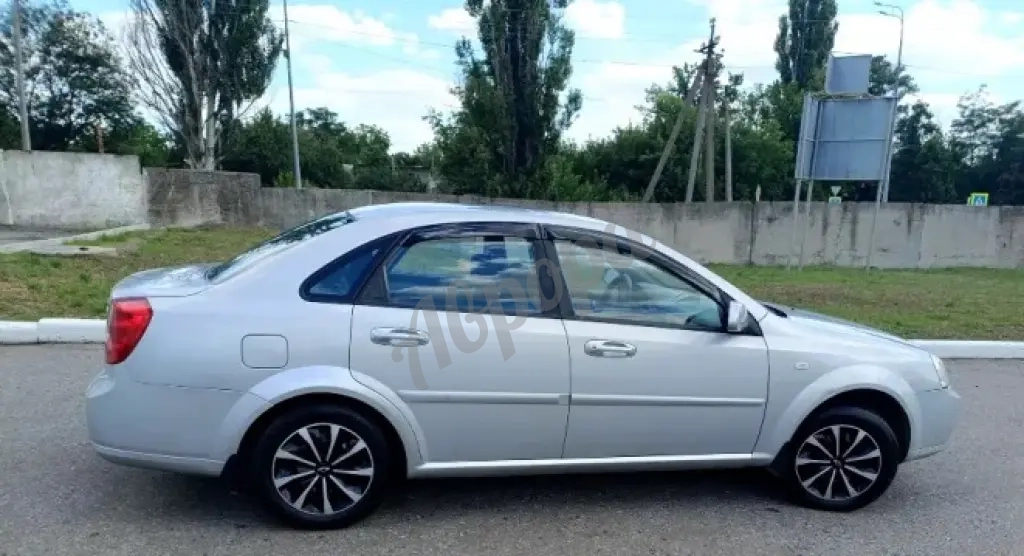 Продам авто Chevrolet Lacetti, 1.6 MT, 2008 год