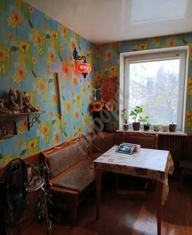 Продается 3 комнатная квартира 64кв.м проспект Октябрьской Революции