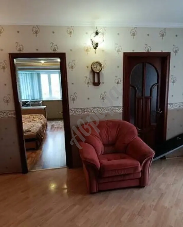 Продается 3 комнатная квартира 64кв.м проспект Октябрьской Революции