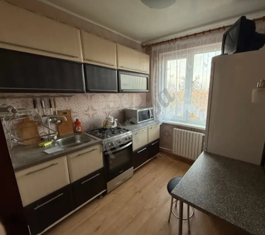 Сдам 2 комн.кв. с накопительным баком, 46 кв.м., 5/5 эт. - Макеевка, кв-л Железнодорожный