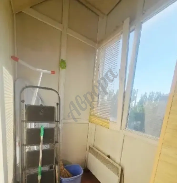 Продам крупногабаритную сталинку 90м2 с гаражом ул. Островского центр города