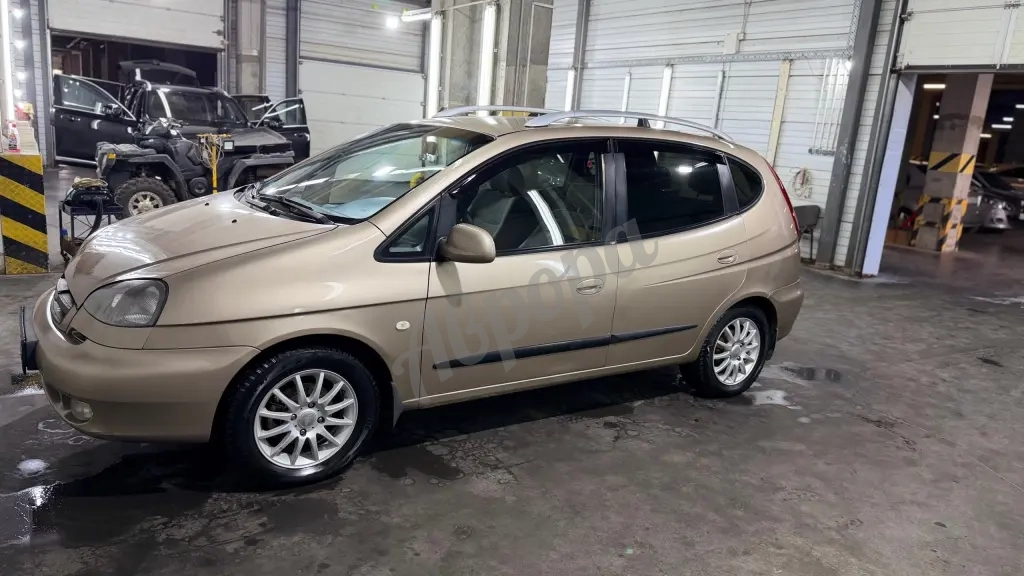 Продам автомобиль Chevrolet Rezzo